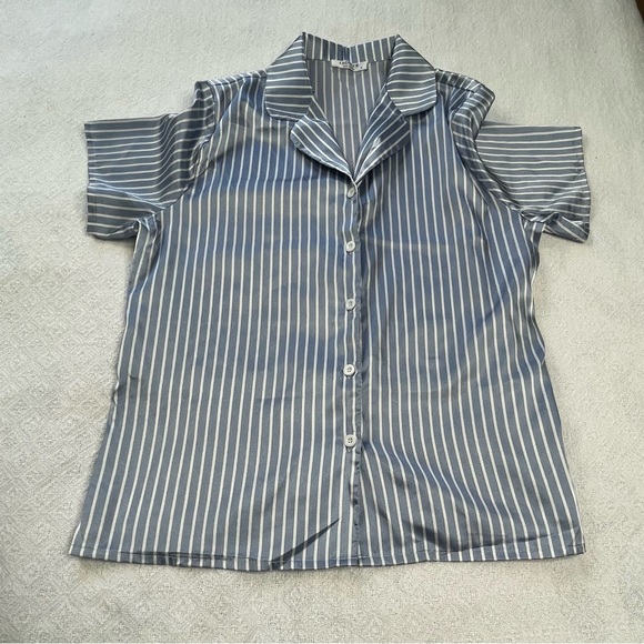 Striped‎ Gray and White Women's Pajama Set ~ Sz Medium - Picture 6 of 11